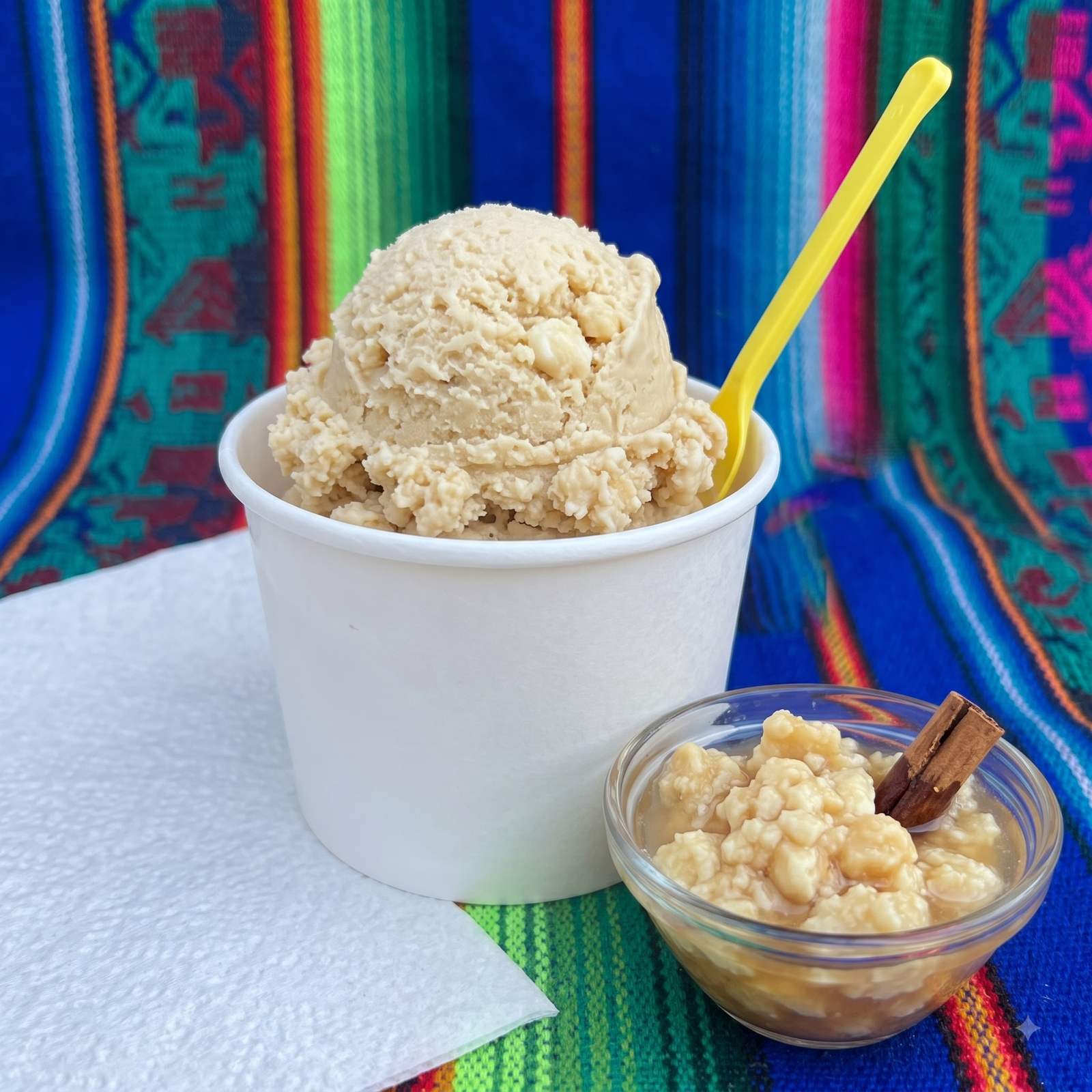 Helado de chongos zamoranos con canela, preparado por Cecilia's Ice Cream